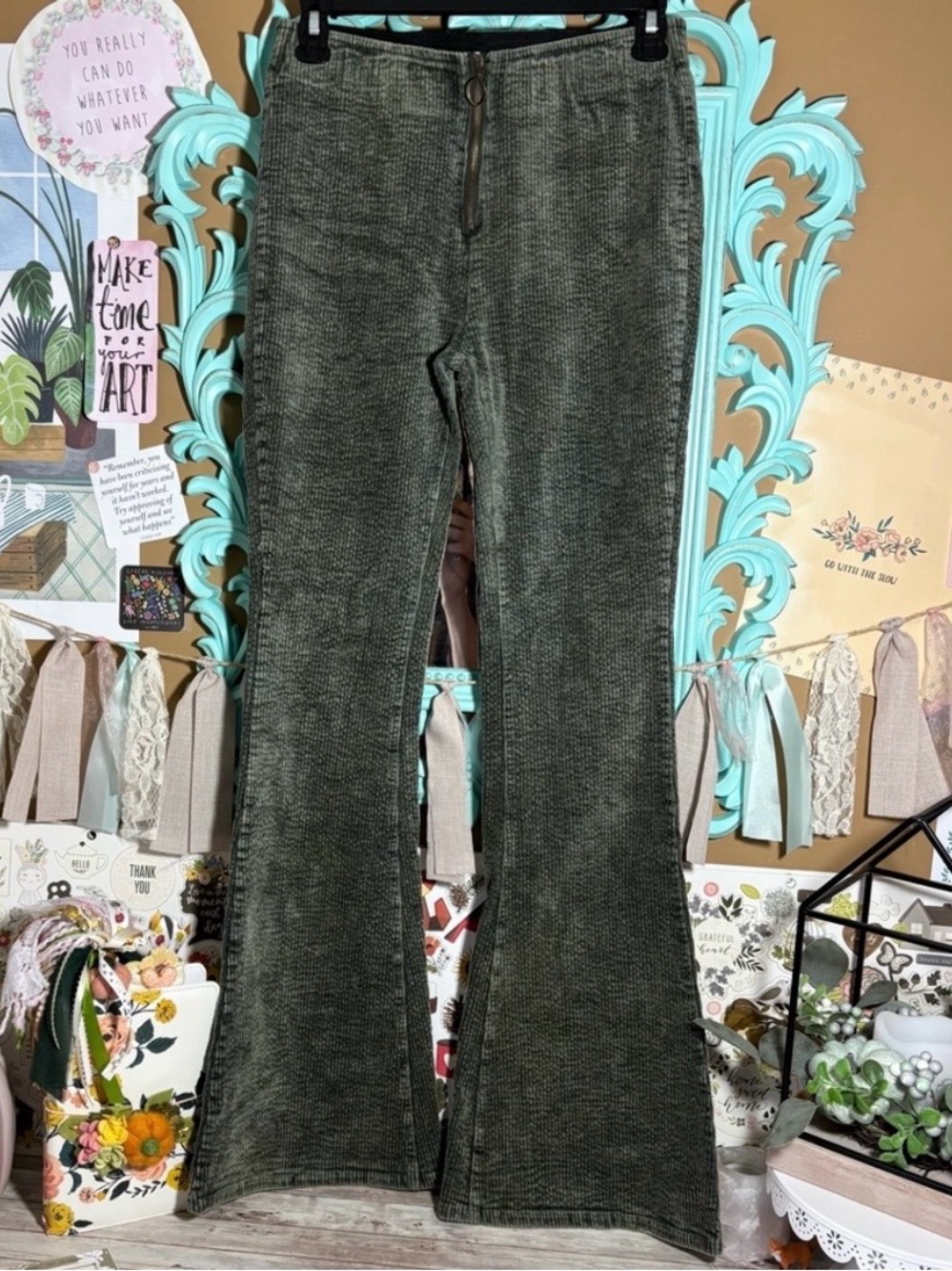 Newbury Kustom Green Corduroy Flare Leg Pants Women’s Size S Autumnal Bohemian